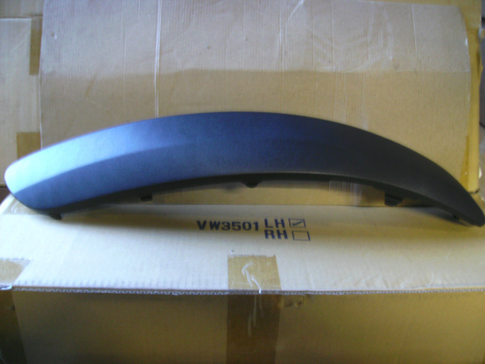 VW Golf Plus 2005 2009 New Front Bumper Moulding RH Central Panels