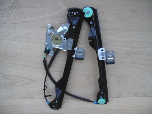 Ford Focus 1998-2001 5 Dr NEW Fr Elec Window Regulator RH 2Pin