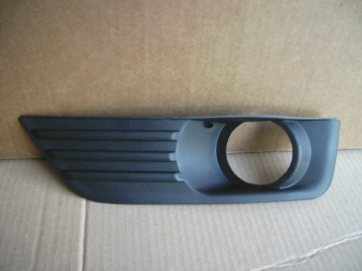 Ford Focus 2004-2007 New Front Bumper Corner Fog Grille LH