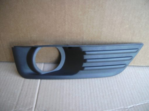 Ford Focus 2004-2007 New Front Bumper Corner Fog Grille RH