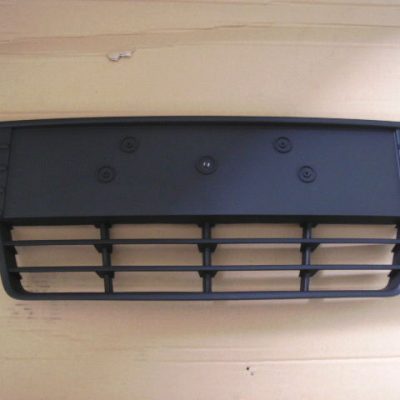 Ford Focus 2011-On New Front Bumper Centre Lower Grille