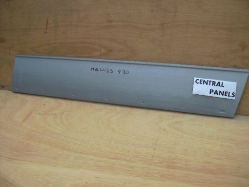 Merc 200/300 W123 1976-1985 NEW Front Door Outer Repair RH 430